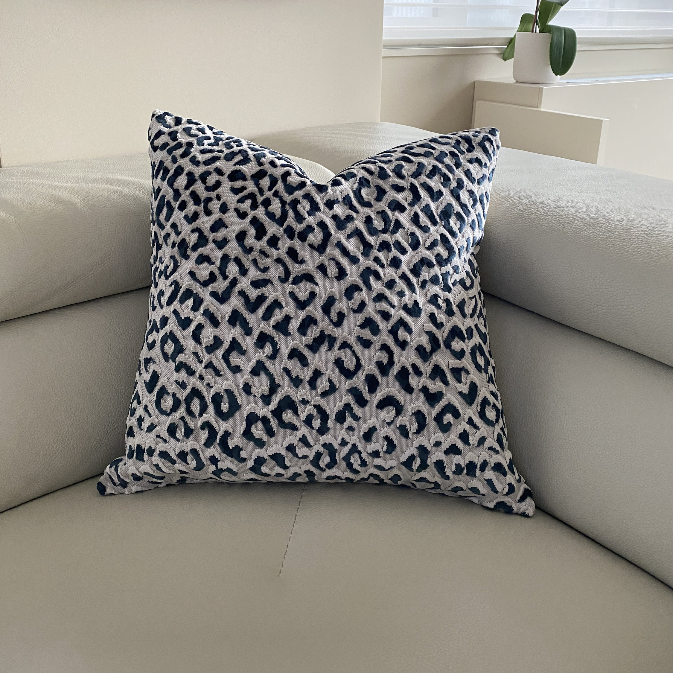 Navy Blue Leopard Print Velvet Pillow Cover - Image 3